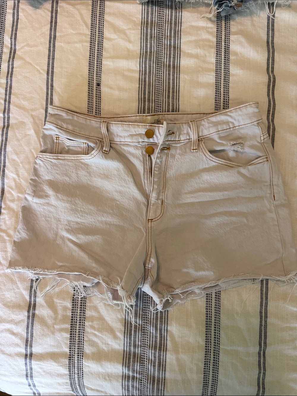 Universal Thread Cream High-Rise Raw Hem Denim Shorts